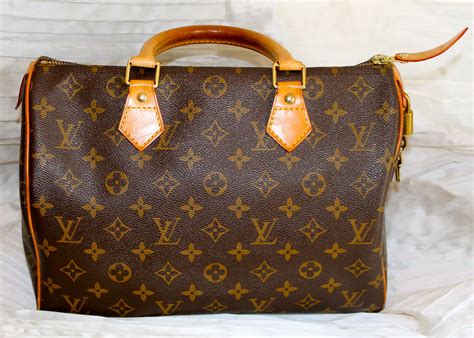 bauletto louis vuitton rosa|louis vuitton bandouiller 30 monogram.